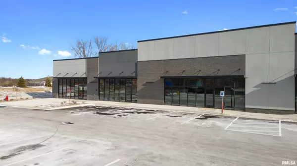 Bettendorf, IA 52722,2570 MIDDLE RD #3