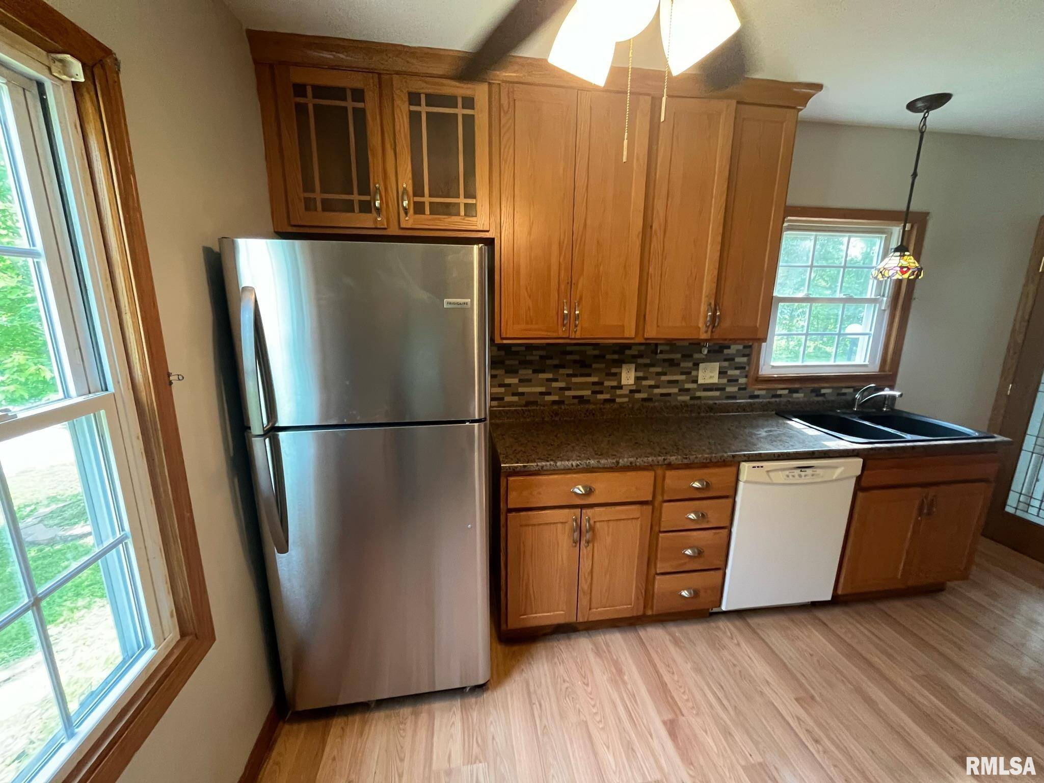 Davenport, IA 52804,2103 W PLEASANT ST