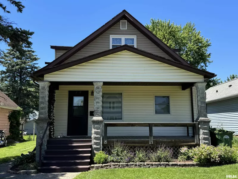 212 N 6TH ST, Clinton, IA 52732