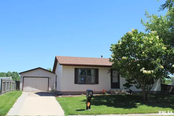 3204 W 43RD ST, Davenport, IA 52806