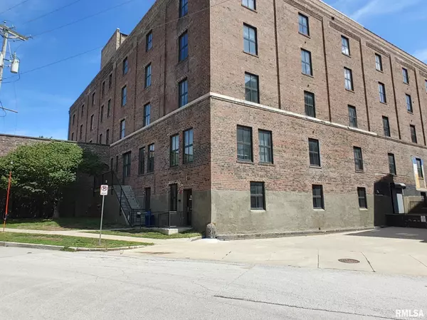 Davenport, IA 52803,736 FEDERAL ST #1-107