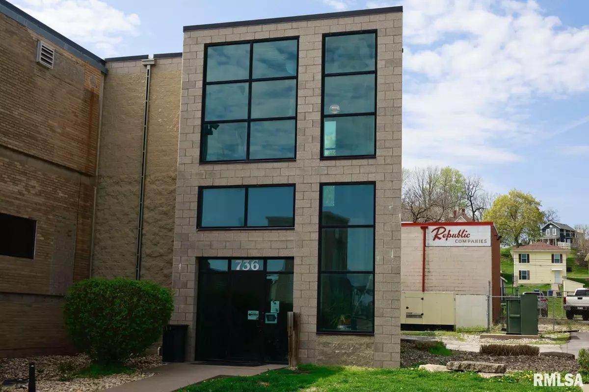 Davenport, IA 52803,736 FEDERAL ST #2303