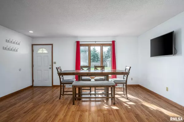 Davenport, IA 52806,1822 W 66TH ST