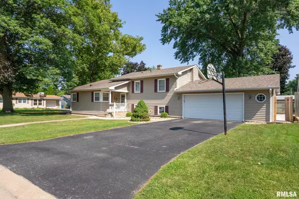 East Moline, IL 61244,555 28TH AVE