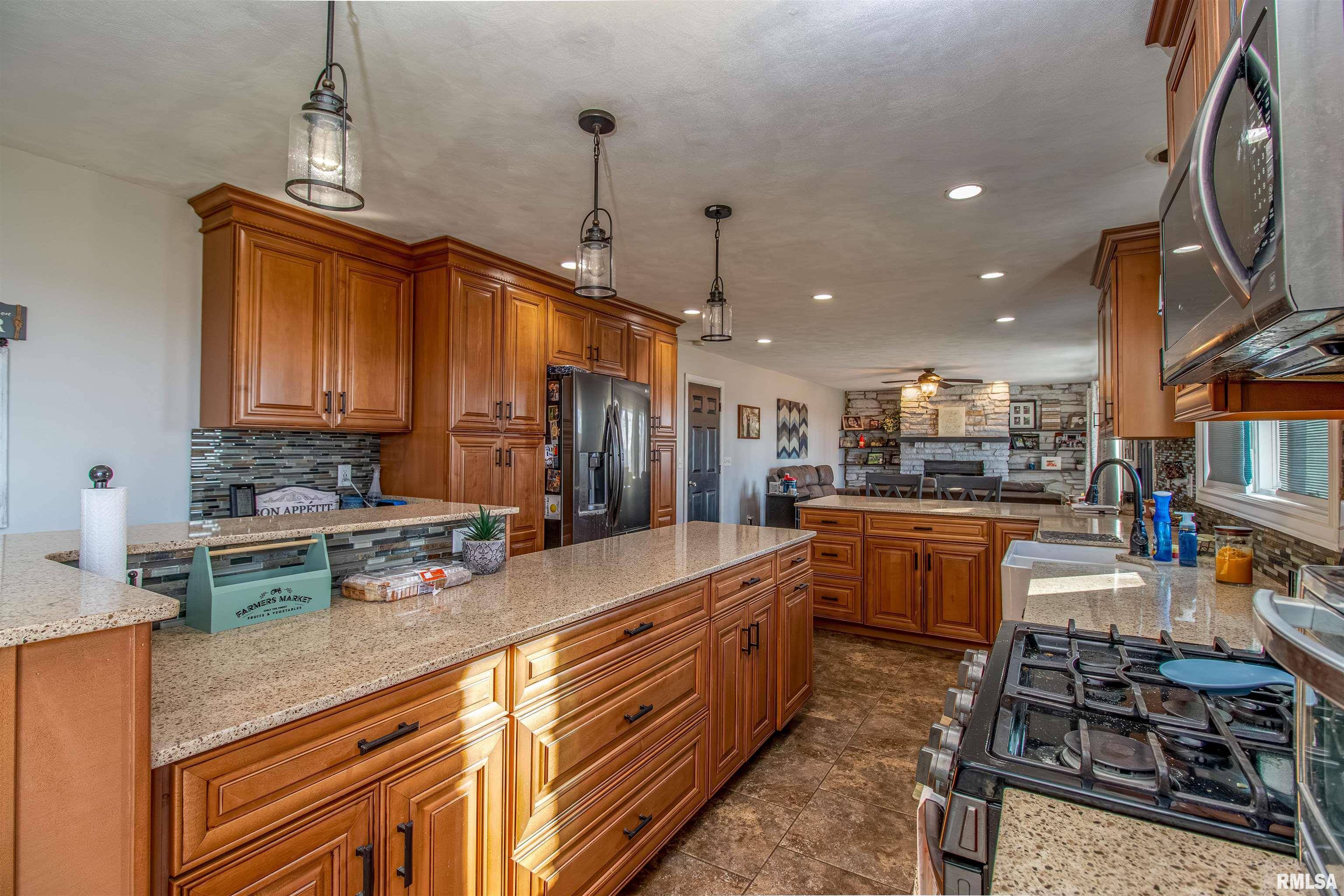 Geneseo, IL 61254,210 LONGVIEW DR