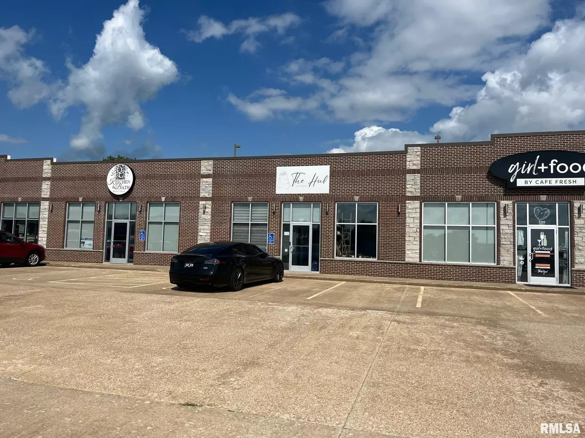 Davenport, IA 52807,5345 BELLE AVE #2