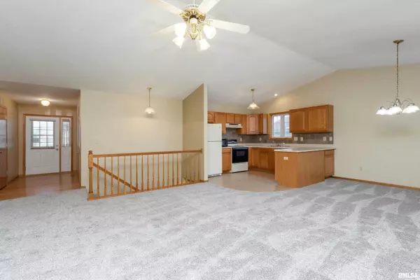 Davenport, IA 52806,2722 LINWOOD CT