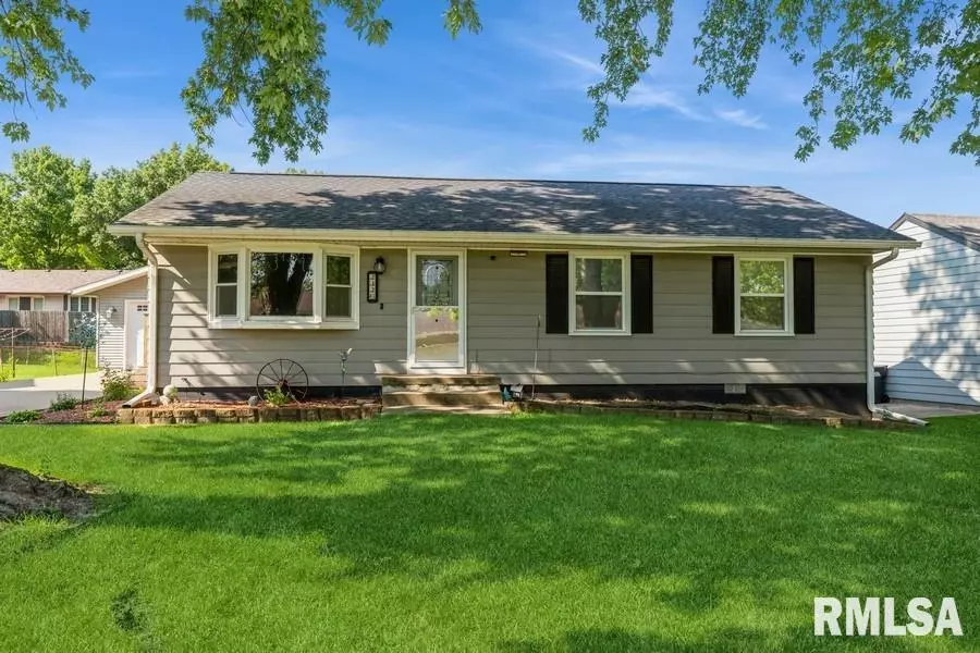 2326 LAFAYETTE TER, Clinton, IA 52732