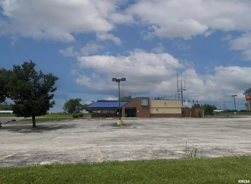 5231 BRADY ST, Davenport, IA 52807