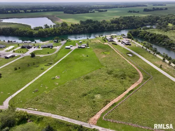 Elkville, IL 62932,TBD Labrador CV