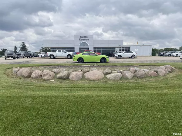 1121 N 6TH ST, Monmouth, IL 61462