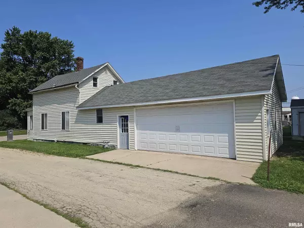 De Witt, IA 52742,512 6TH AVE