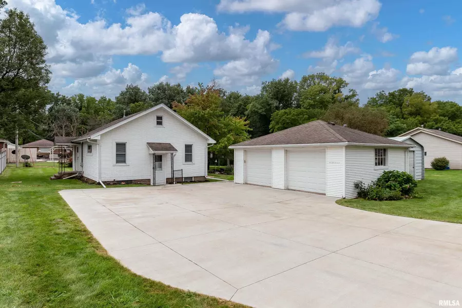 918 11TH Avenue C Court, Silvis, IL 61282
