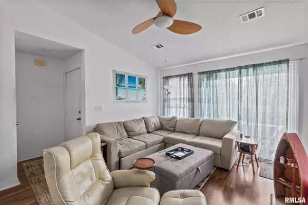 Bettendorf, IA 52722,4633 CROW CREEK CT