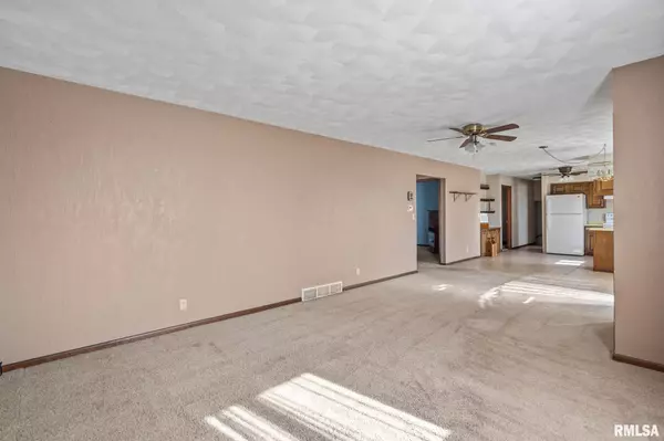 Prophetstown, IL 61277,29517 Seyller RD