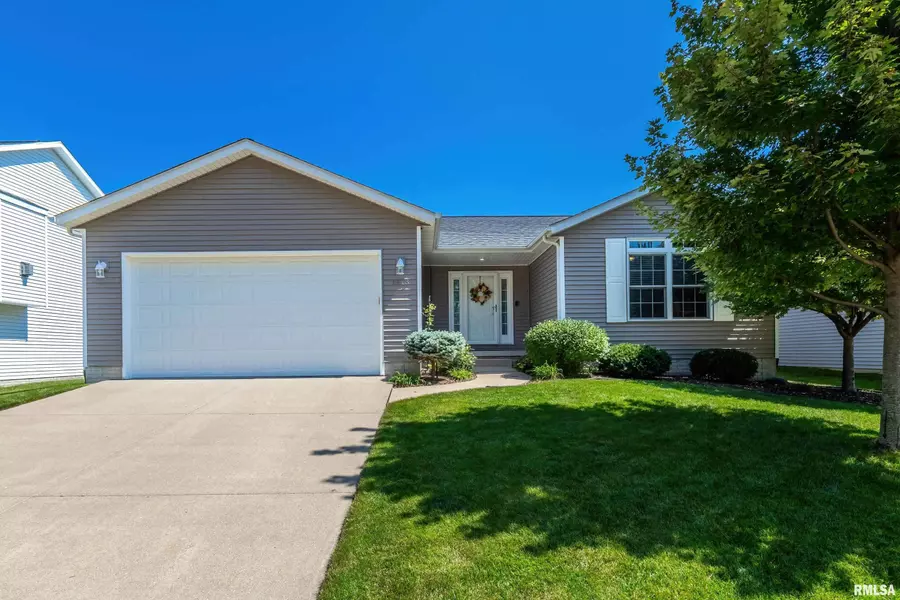 6813 SILVER CREEK DR, Davenport, IA 52806-1682