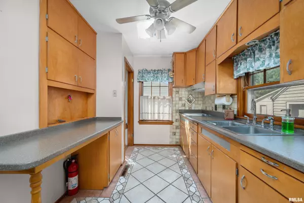 Davenport, IA 52804,444 WAVERLY RD