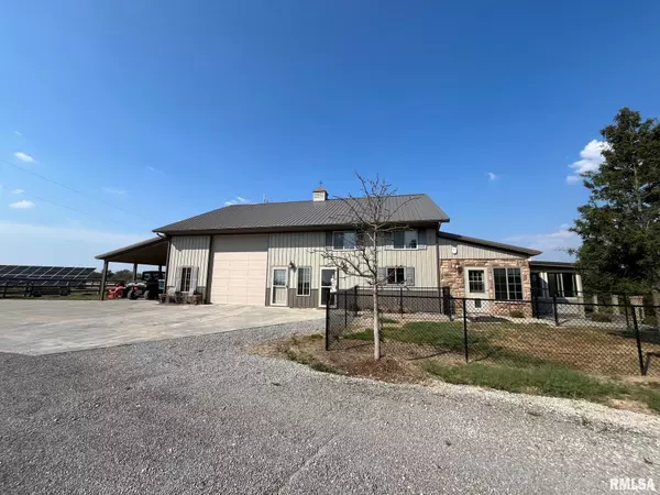 480 Labrador CV, Elkville, IL 62952