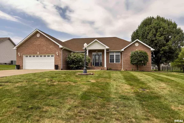 1302 SUNRISE DR, Carterville, IL 62918