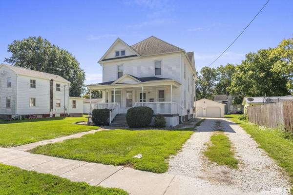 104 E COURT ST, Cambridge, IL 61238