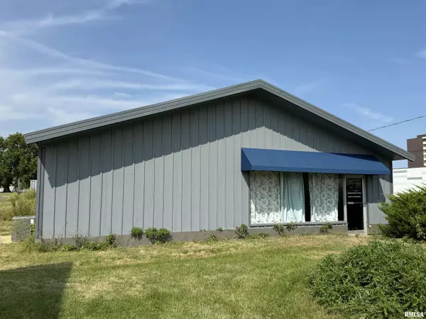 5325 AVENUE OF THE CITIES AVE, Moline, IL 61265