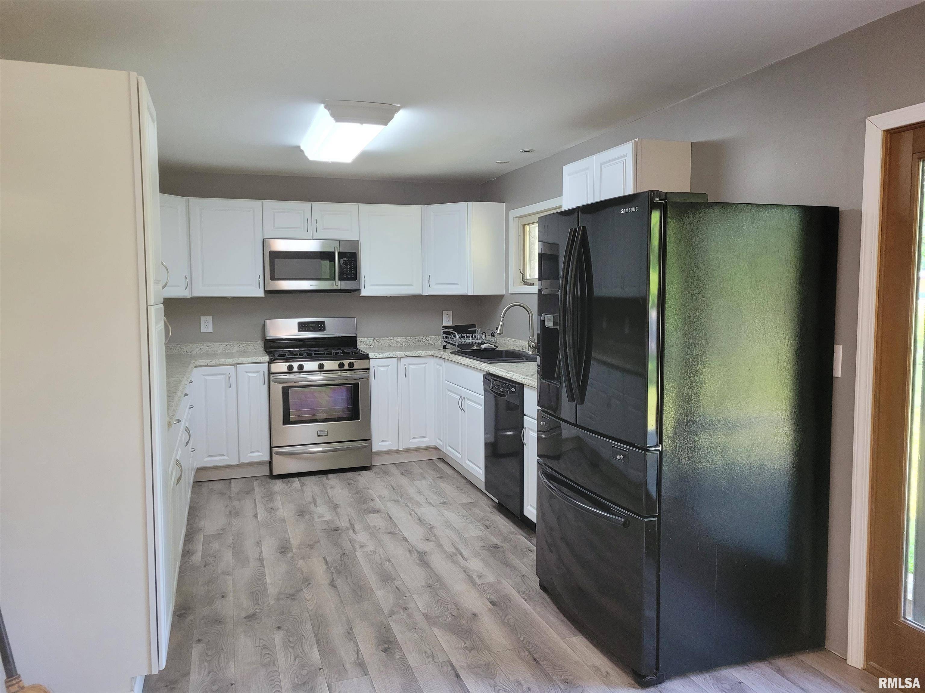 Mt Sterling, IL 62353,3 Lynn Rose Heights ST