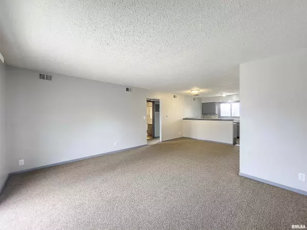 Bettendorf, IA 52722-3182,2440 SHAKER CT