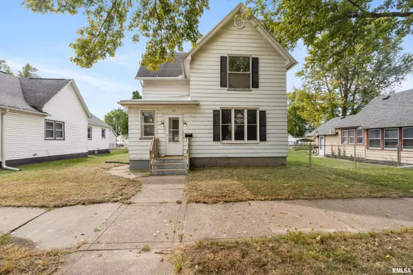 319 N 4TH AVE, Clinton, IA 52732-0000