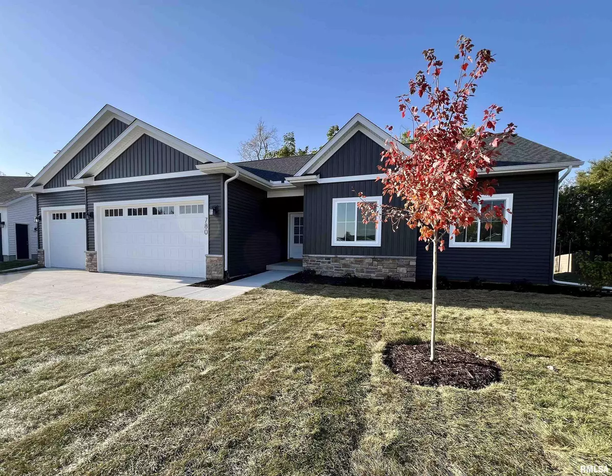 Blue Grass, IA 52726,780 BLUESTEM CT