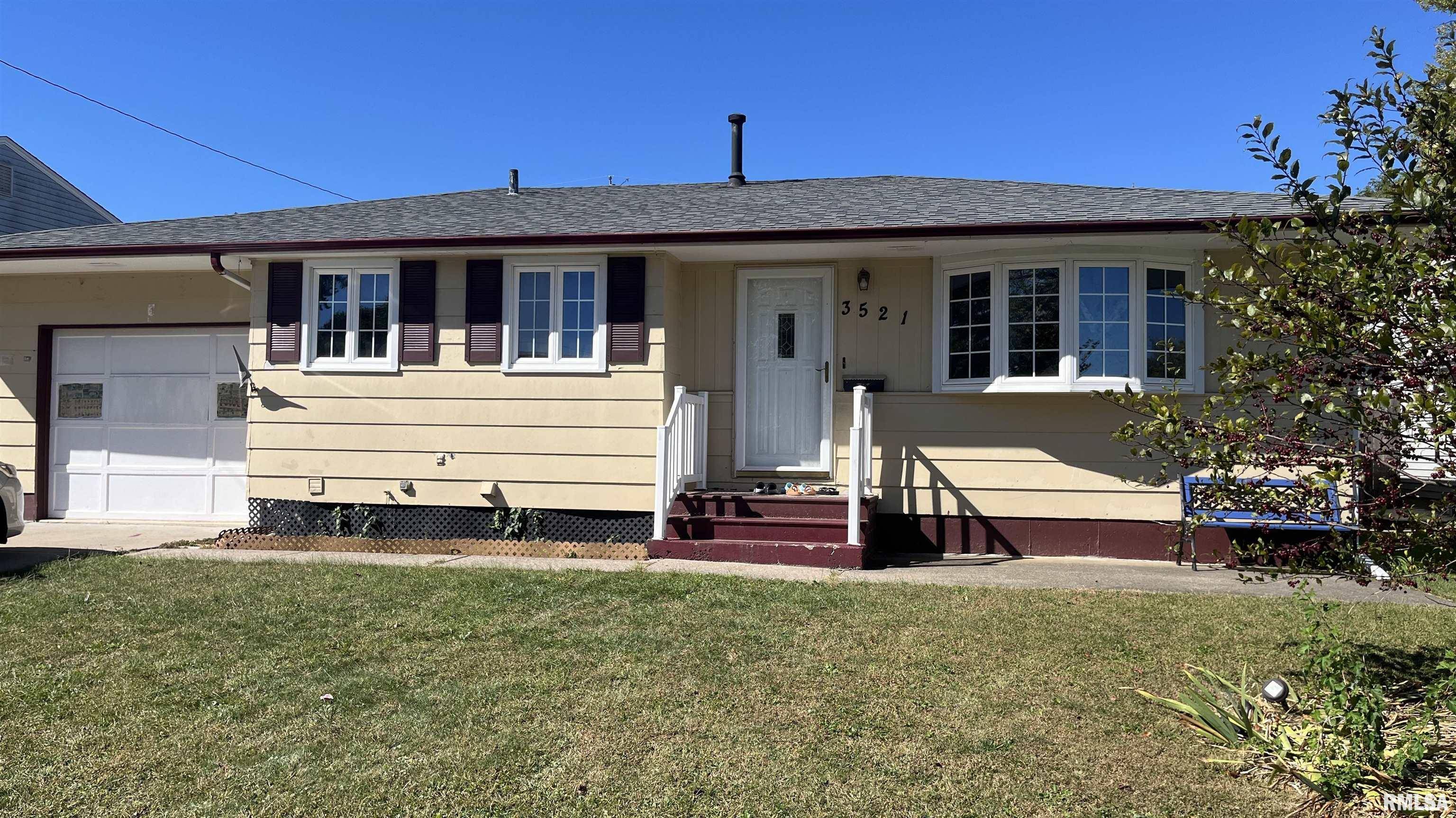 3521 3RD Street B, East Moline, IL 61244