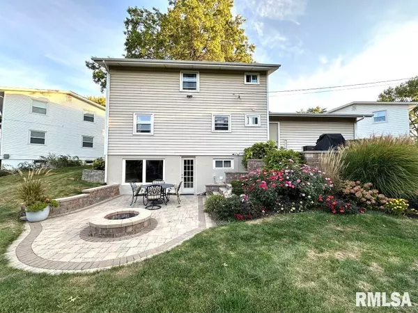 Bettendorf, IA 52722,2217 AVALON CT