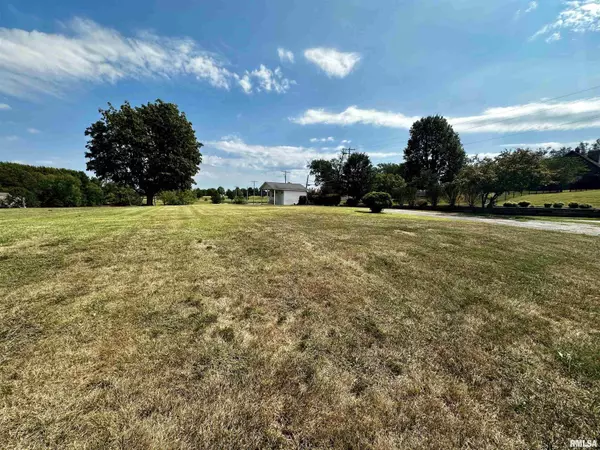 2 COUNTRY CLUB CT,  Harrisburg,  IL 62946