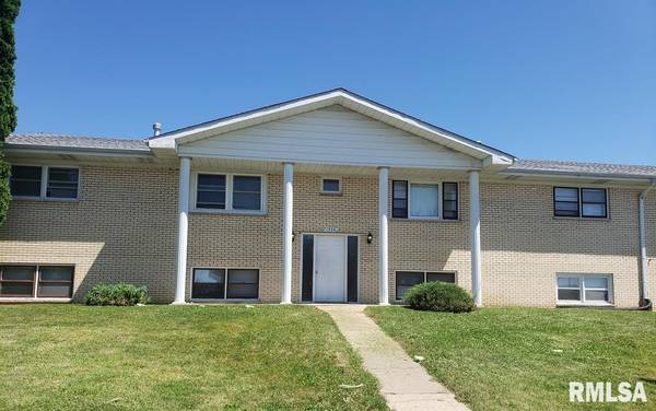 1320 E 38TH ST #5, Davenport, IA 52807