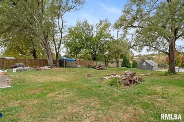 Buffalo, IA 52728,810 HACKER ST