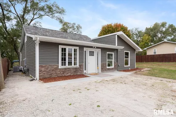 Buffalo, IA 52728,810 HACKER ST