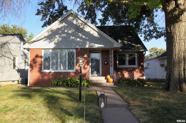 2350 32ND ST, Moline, IL 61265