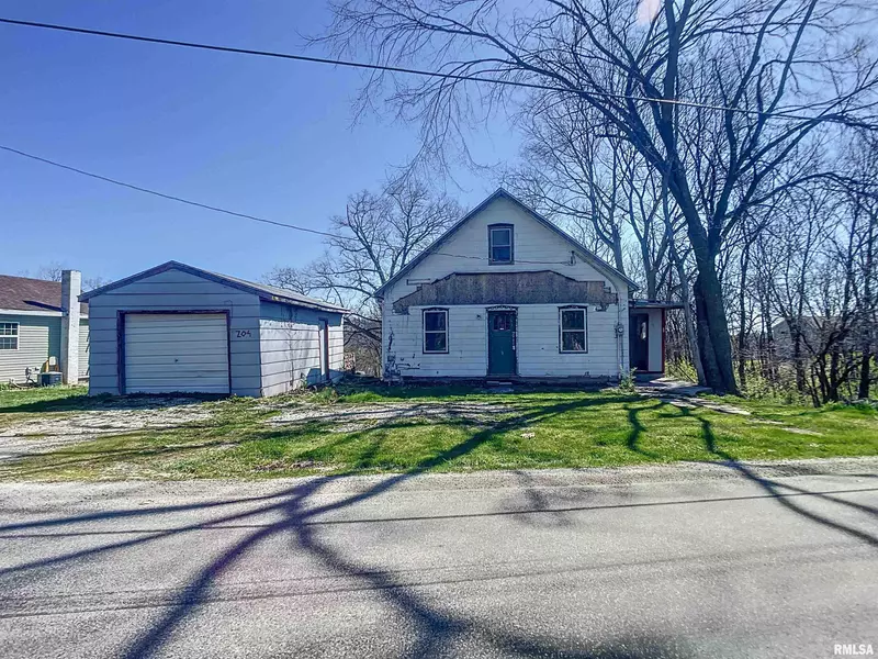 204 MAIN AVE, Matherville, IL 61263