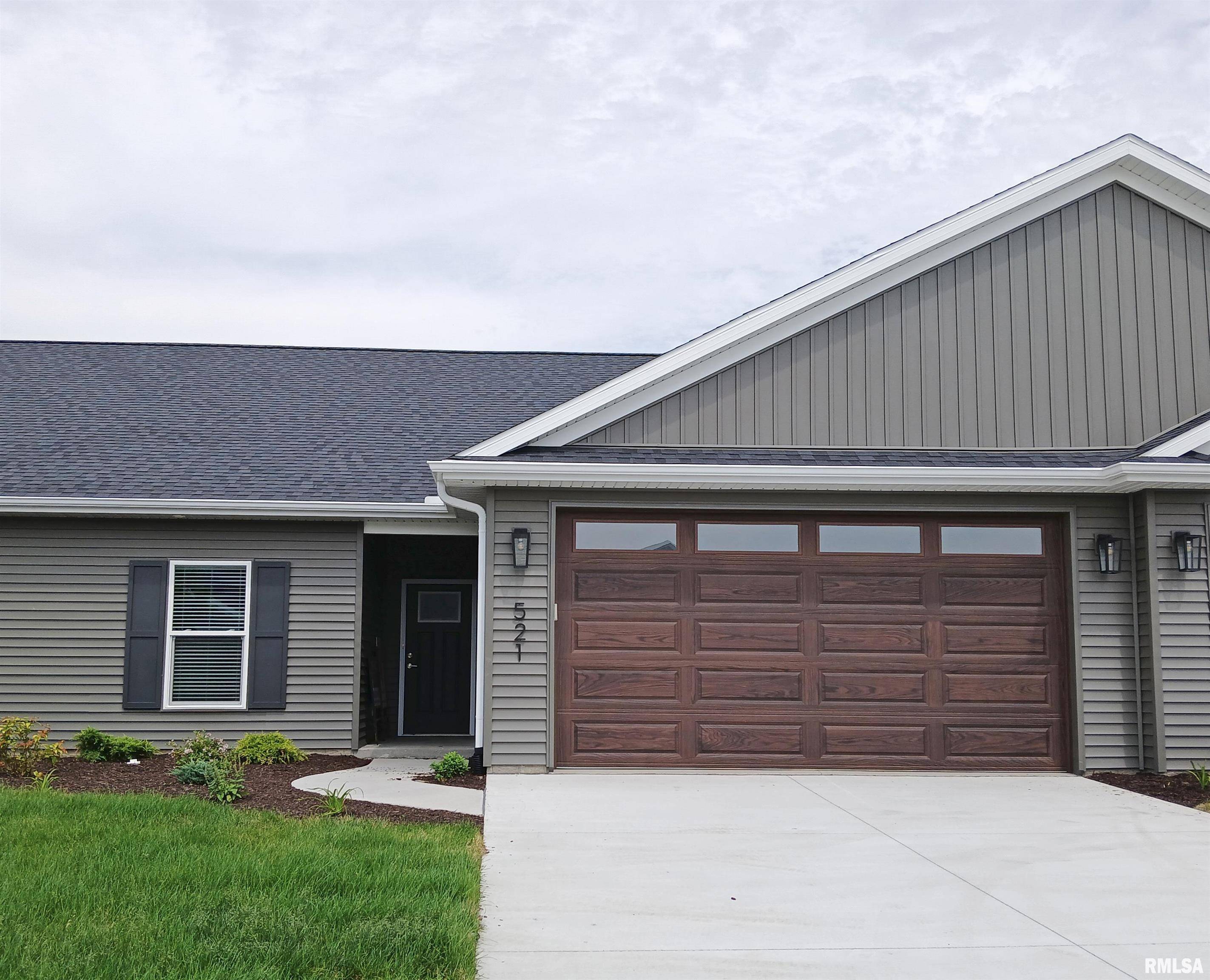 521 N 3RD AVE, Eldridge, IA 52748