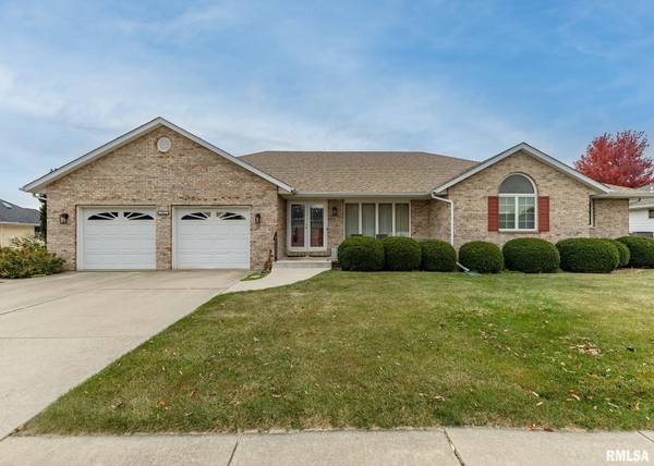 1012 FINCH DR, Geneseo, IL 61254