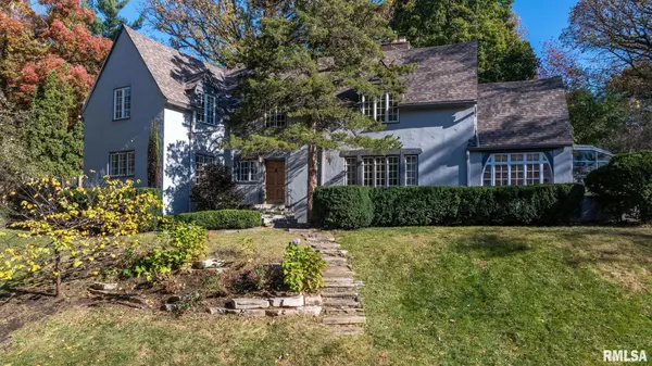 2612 Wood LN,  Davenport,  IA 52803