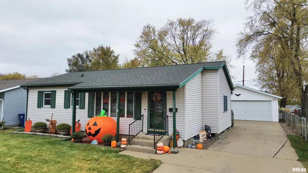 1250 12TH Avenue North, Clinton, IA 52732