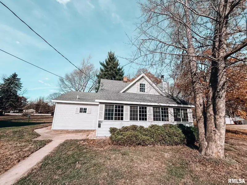 601 ROBERT ST, Henry, IL 61537