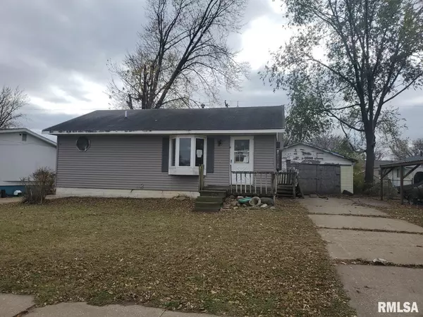 Camanche, IA 52730,611 15TH PL