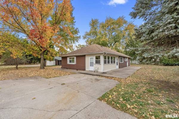 635 ISLAND AVE, East Moline, IL 61244