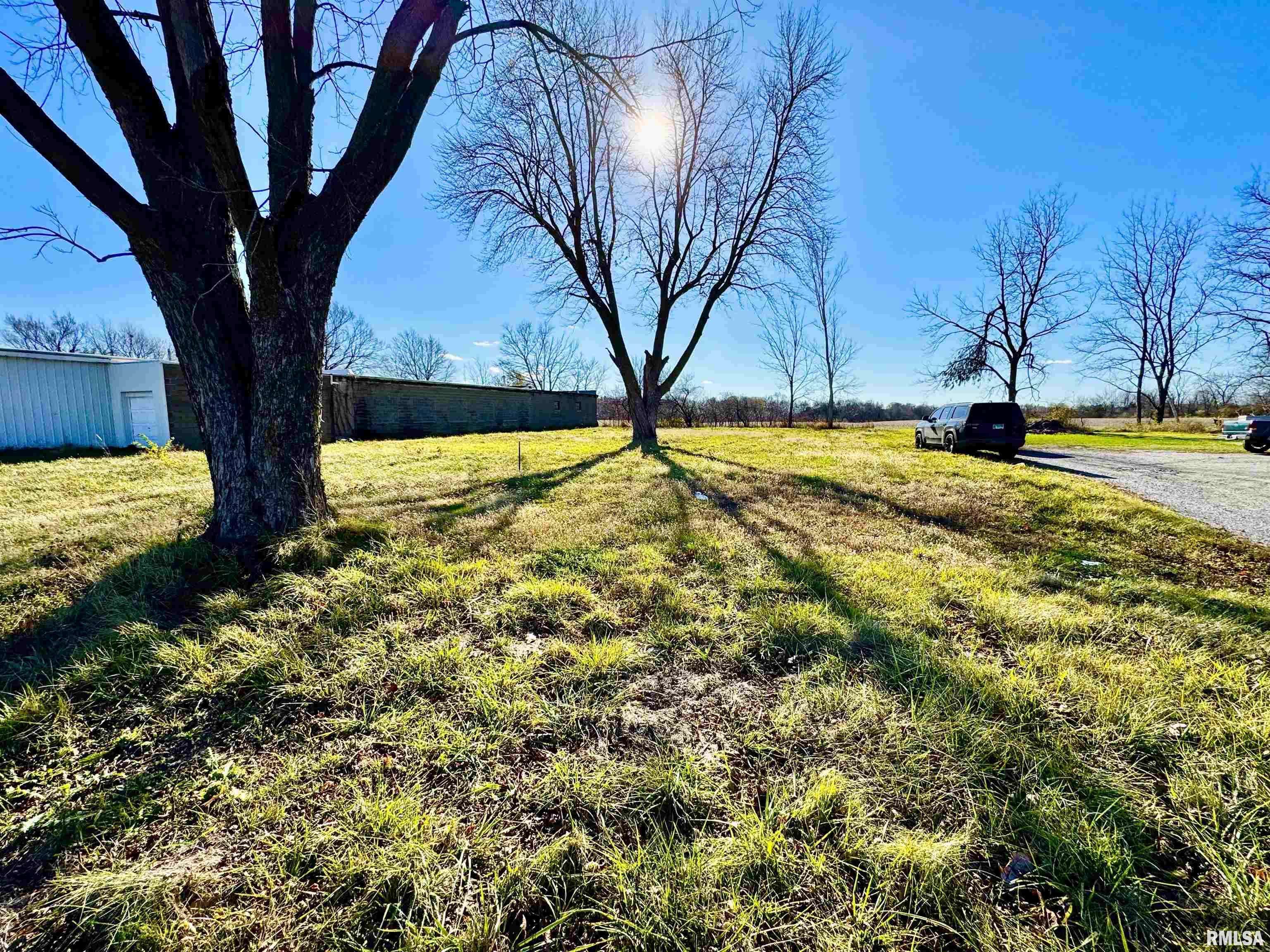 2545 State Highway 17 HWY, Viola, IL 61486