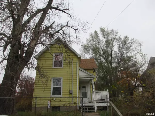 Davenport, IA 52802,201 S HOWELL ST