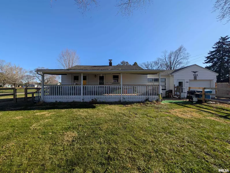 704 WILLOW ST, Savanna, IL 61074