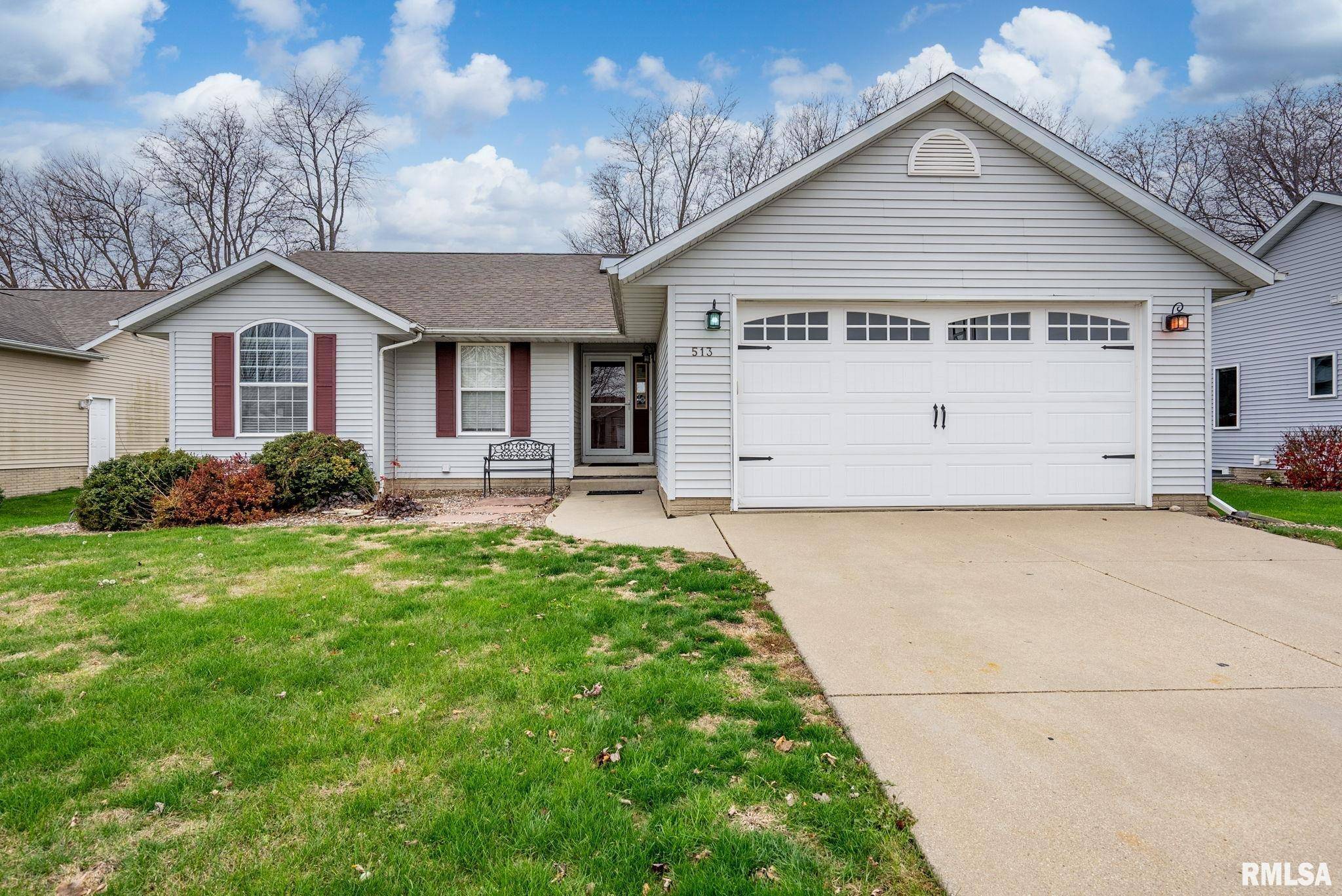 513 LEE CT, De Witt, IA 52742