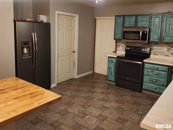 Camp Point, IL 62320,312 N ILLINOIS ST