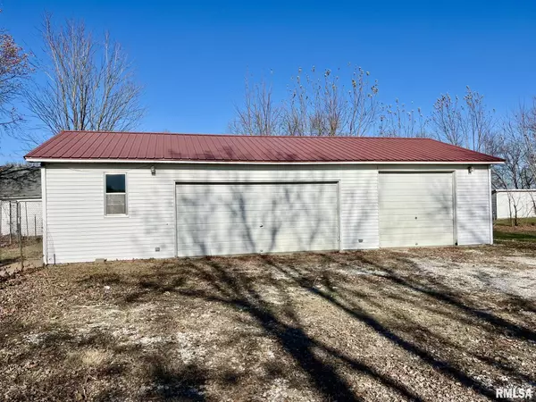 Paloma, IL 62359,1812 E 1650TH ST